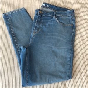 Old Navy Rockstar Super Skinny High Rise Jeans